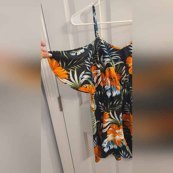 Cupshe Tropical Romper - Picture 2 of 8